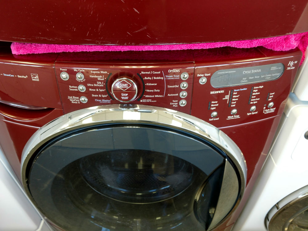 Deep red washer